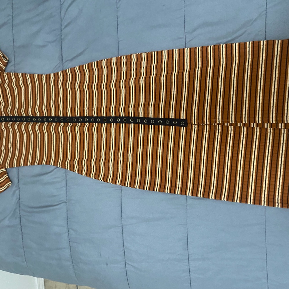 Women, size S, long, slit in the bottom middle, long dress, and off shoulders.